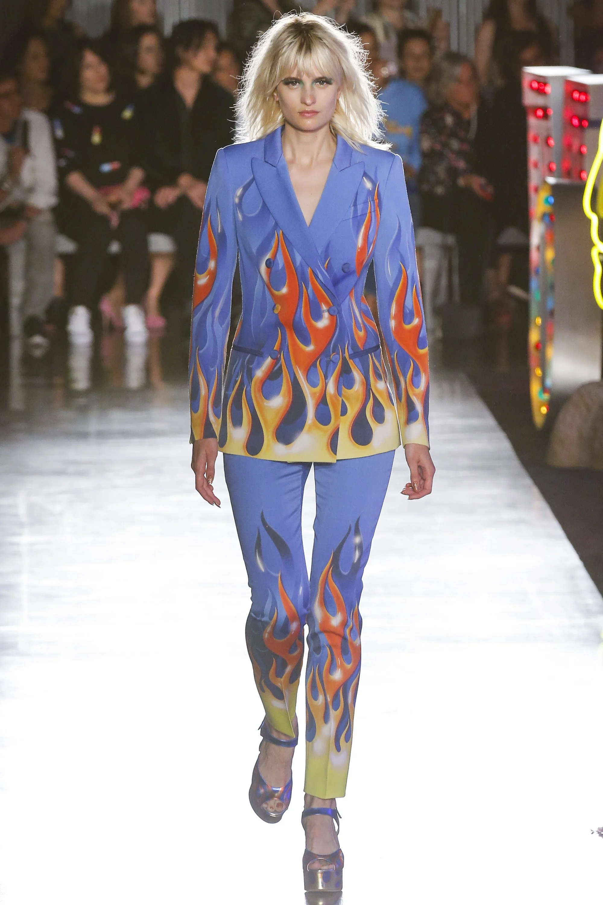 Moschino_3403.jpg