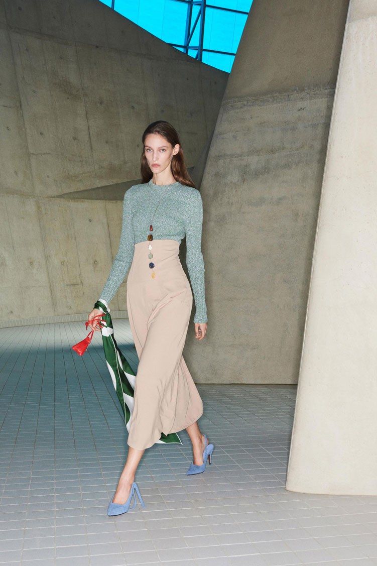 04-Victoria-Beckham-Pre-Fall-18.jpg