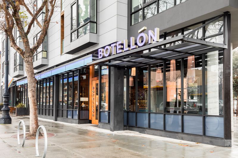 Inside Botellón