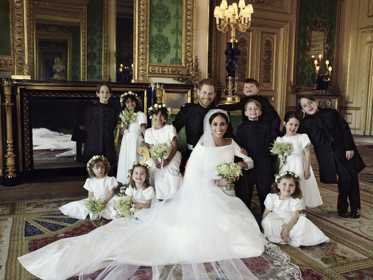 hbz-prince-harry-meghan-markle-wedding-portrait3-1526914612.jpg