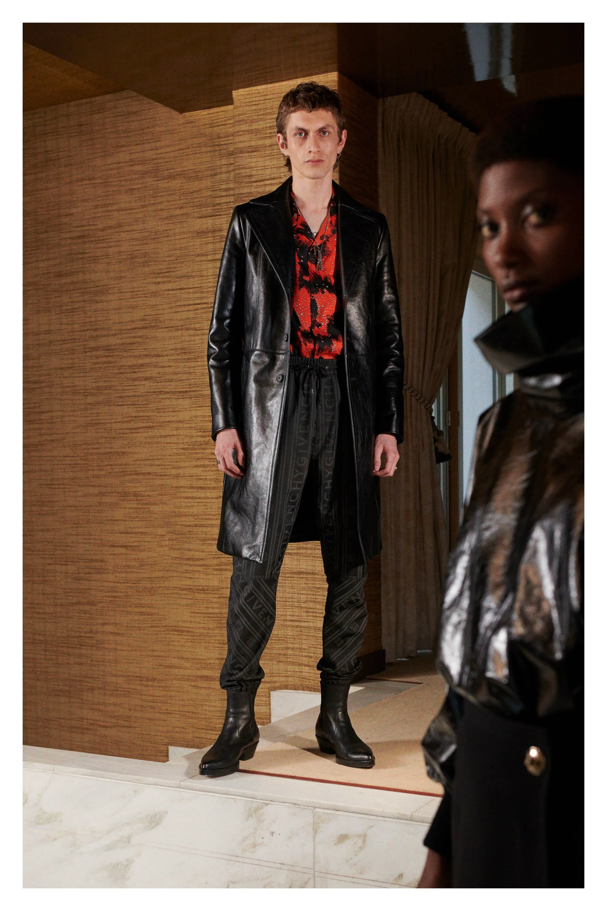 00011-givenchy-vogue-pre-fall-2018-pr.jpg