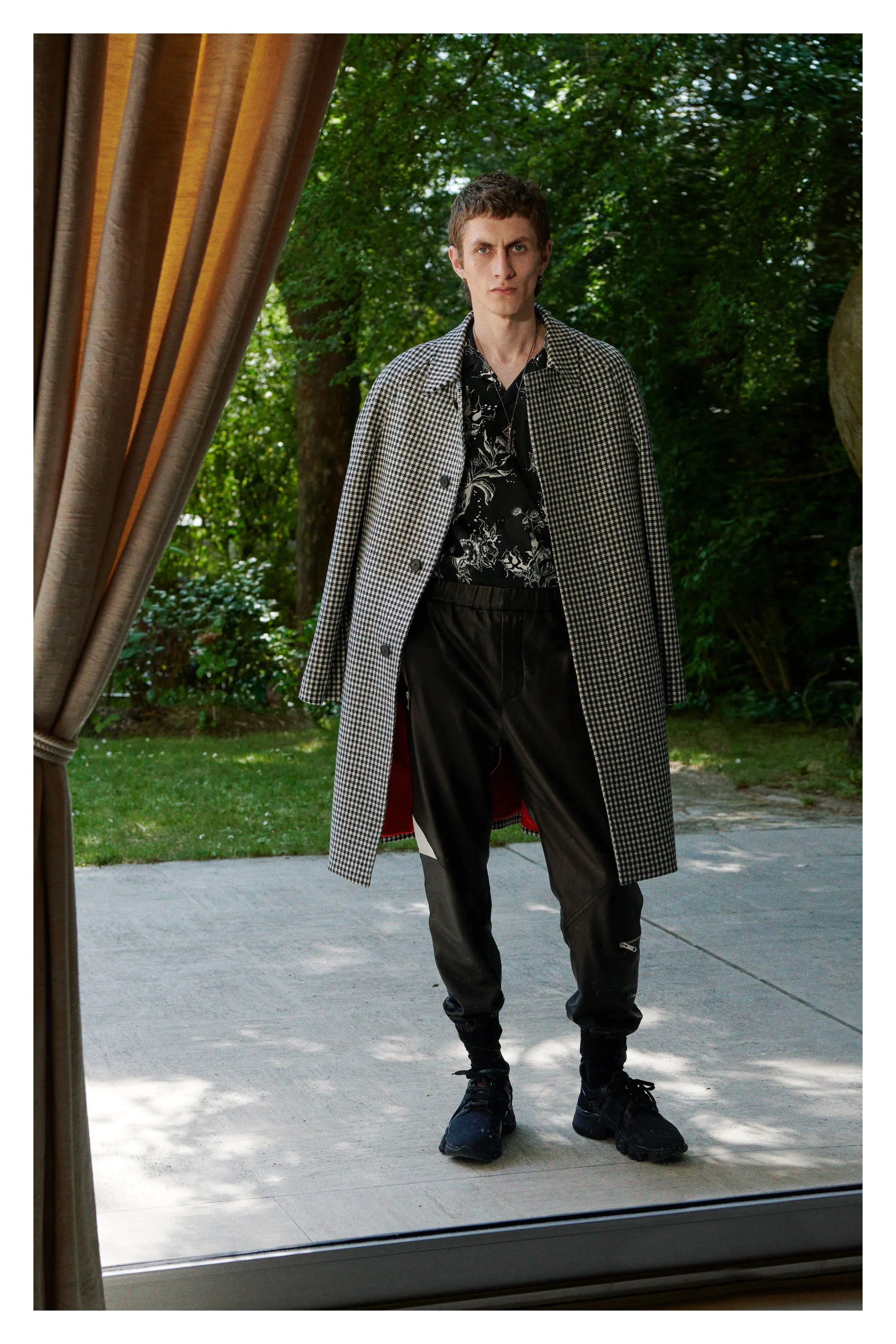 00019-givenchy-vogue-pre-fall-2018-pr.jpg
