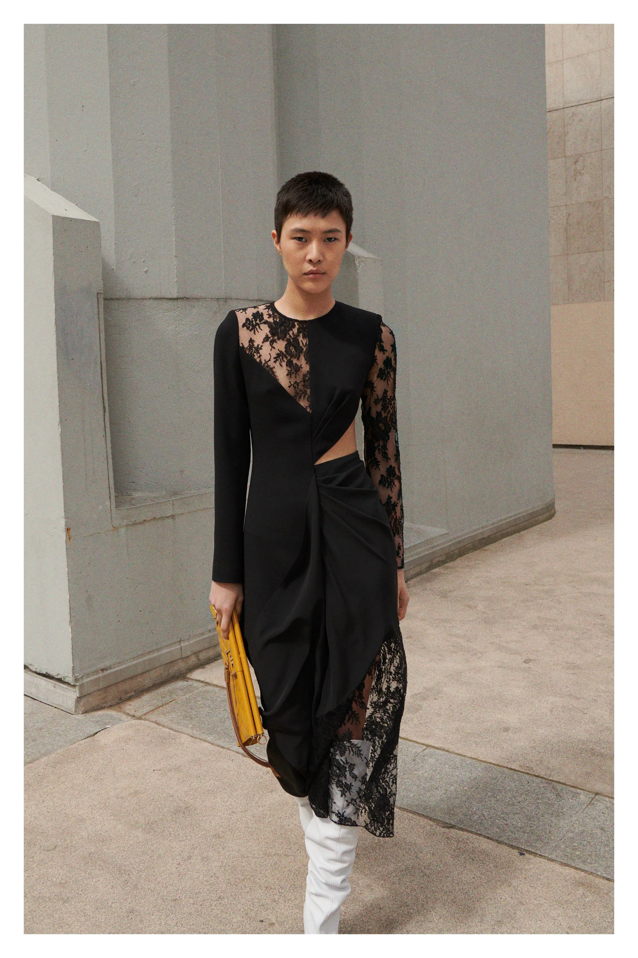 00031-givenchy-vogue-pre-fall-2018-pr.jpg