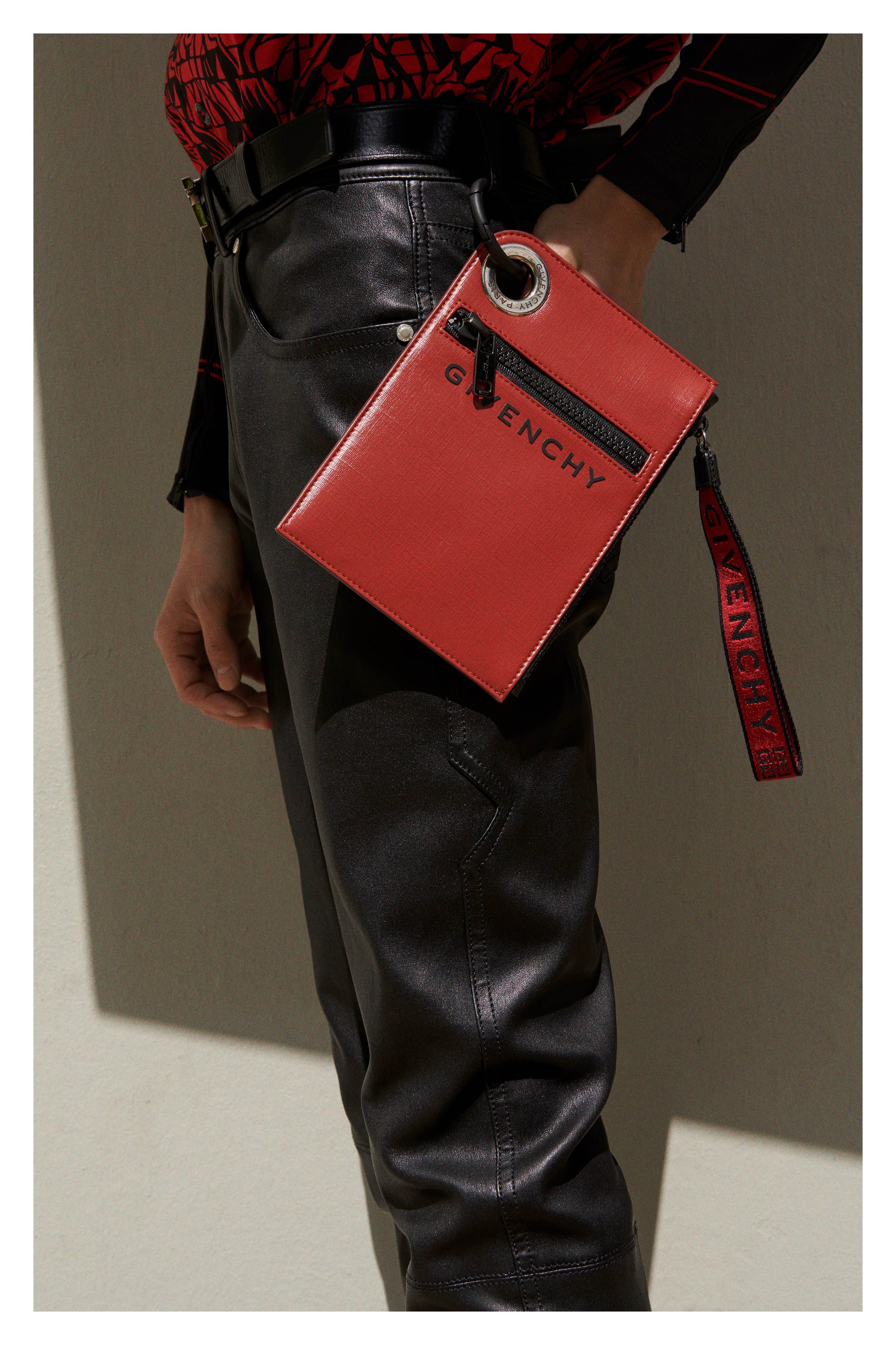 00033-givenchy-vogue-pre-fall-2018-pr.jpg