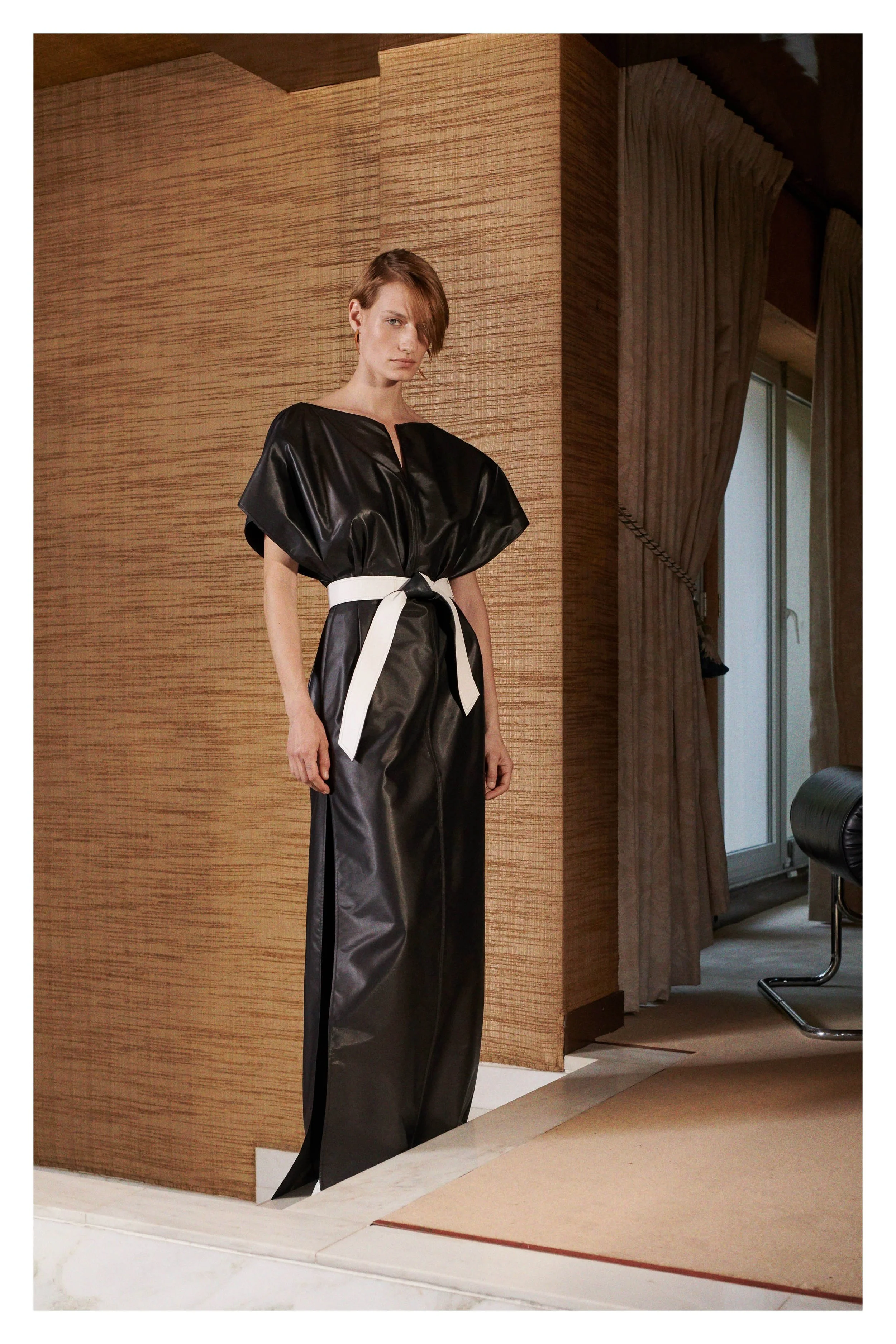 00052-givenchy-vogue-pre-fall-2018-pr-2.jpg
