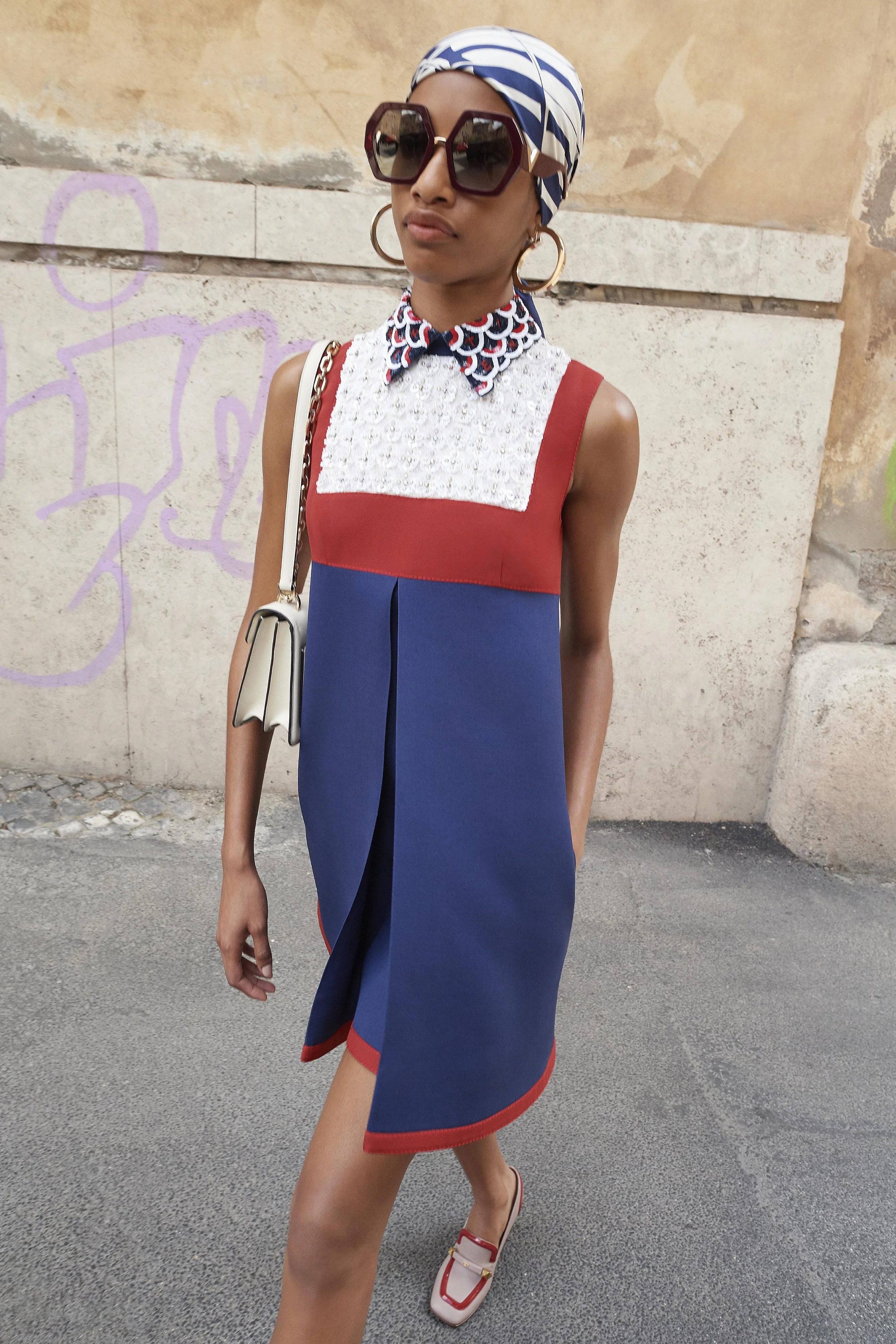 00011-valentino-vogue-resort-2019-pr.jpg
