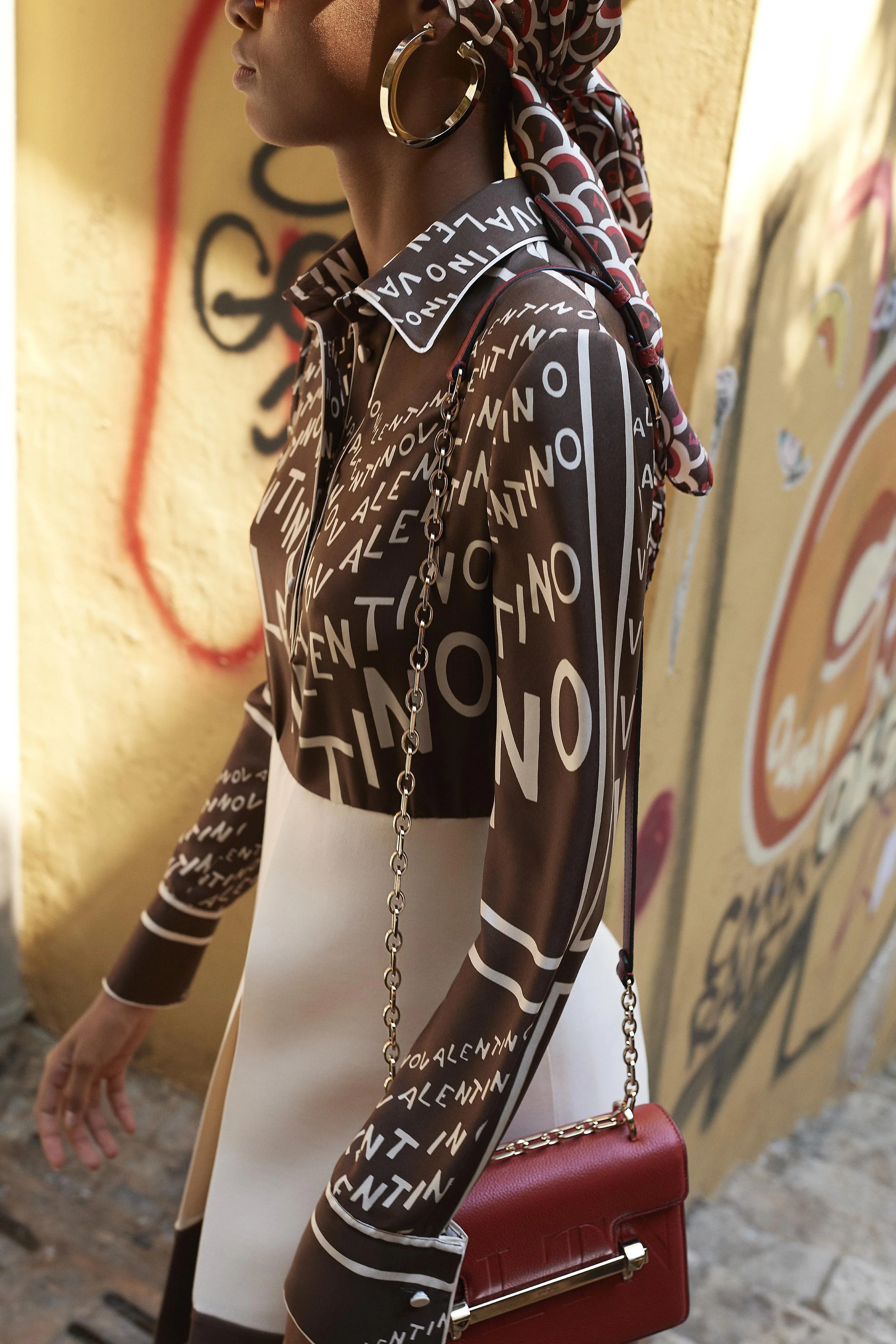 00038-valentino-vogue-resort-2019-pr.jpg