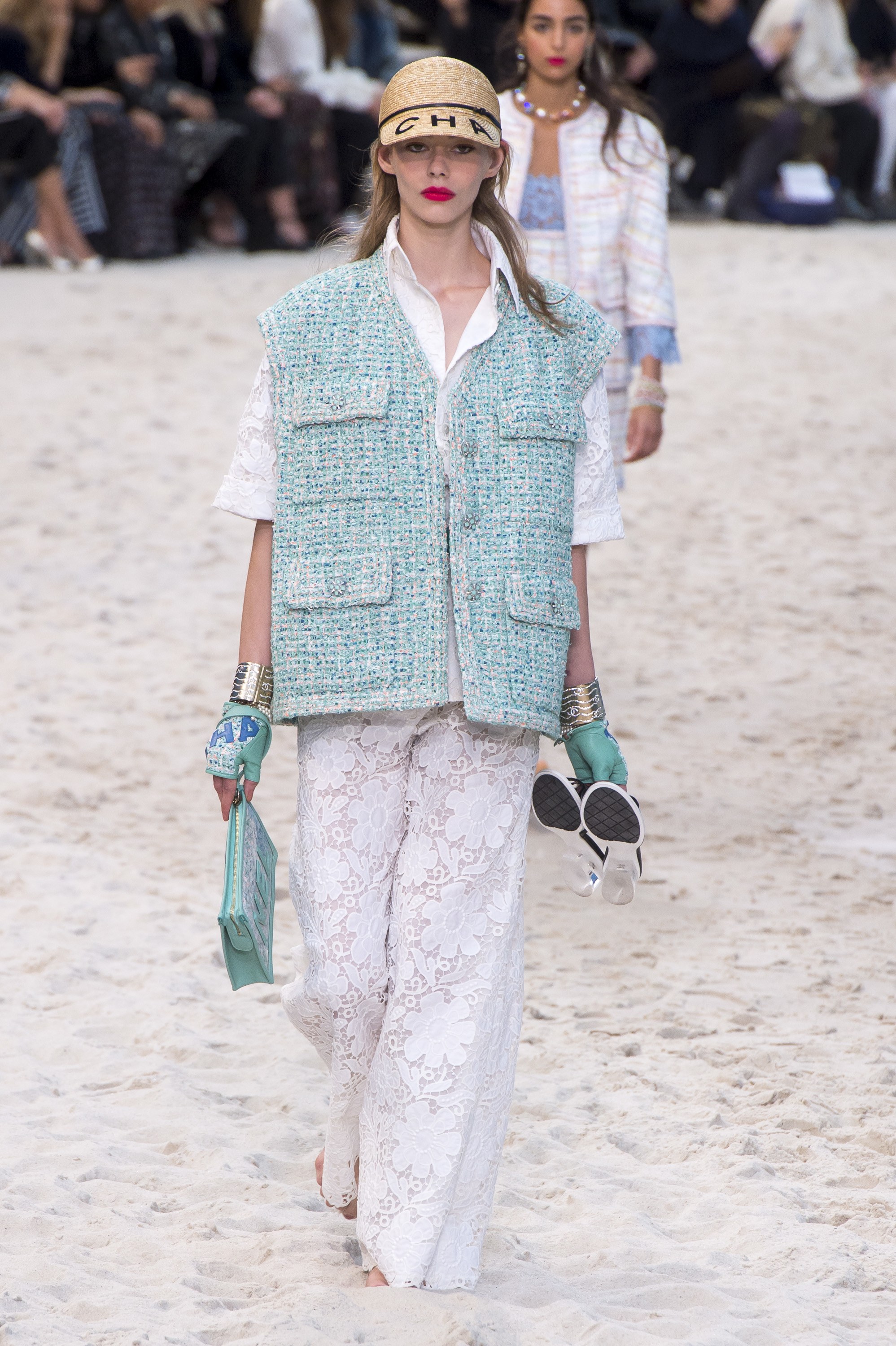 Chanel Spring 2019 Ready-To-Wear — GAZETTE DU BON TON