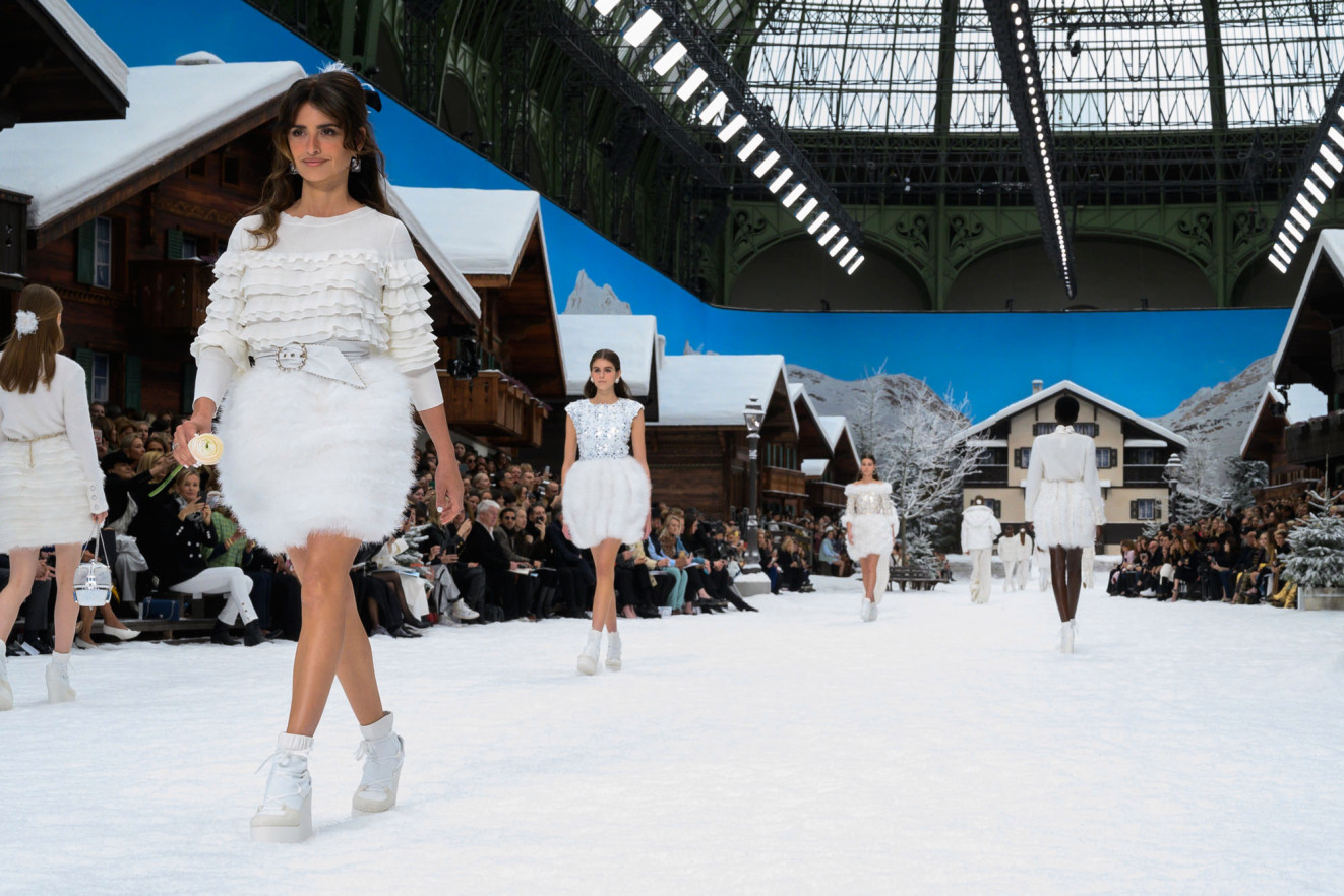 Winter Wonderland at Chanel - Farewell to Karl Lagerfeld — GAZETTE DU BON  TON