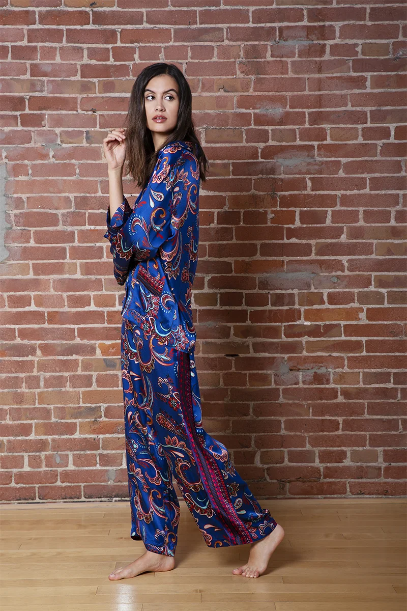 FD18-3-301-201_SILK PAJAMA SET_NAVY PAISLEY_0229.jpg