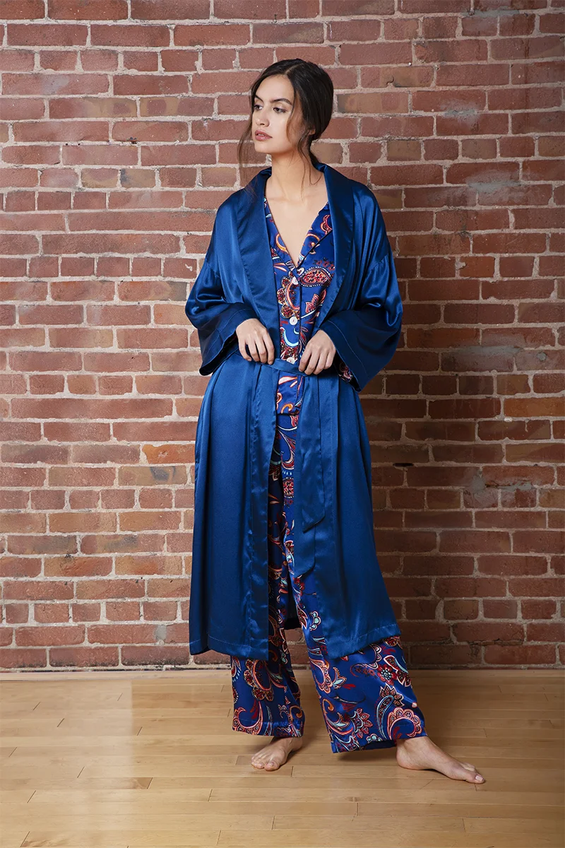 FD18-3-305_ALEXANDRA SILK ROBE _NAVY_0026.jpg