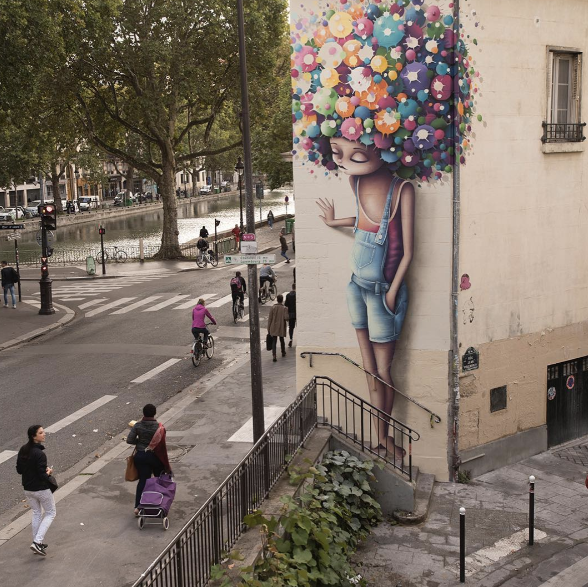 Street art murals by Vinie @viniegraffiti