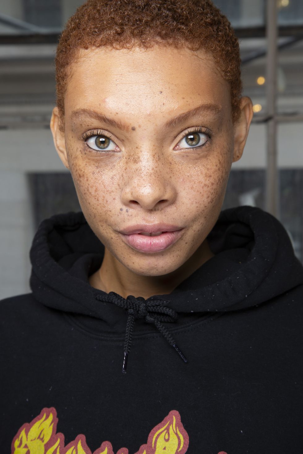 Sharp eyeliner by Tibi