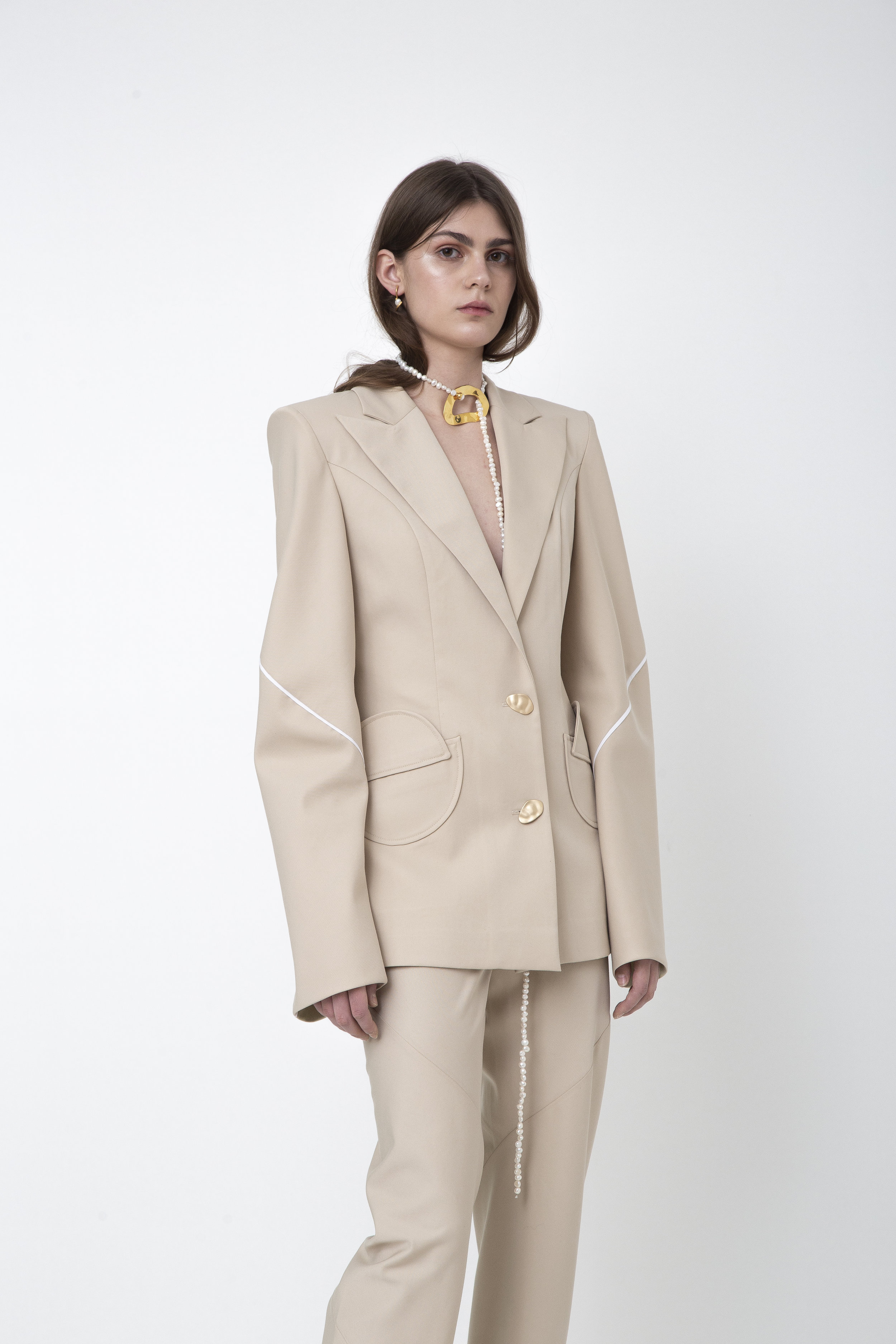Long sleeve blazer with  circle pockets 