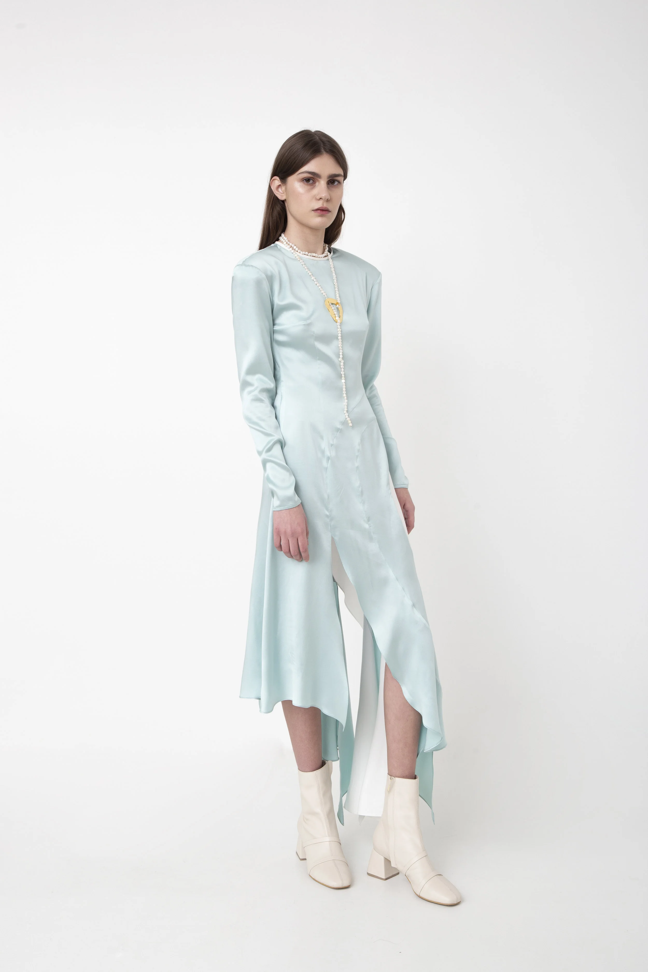 Silk dress with a slit 