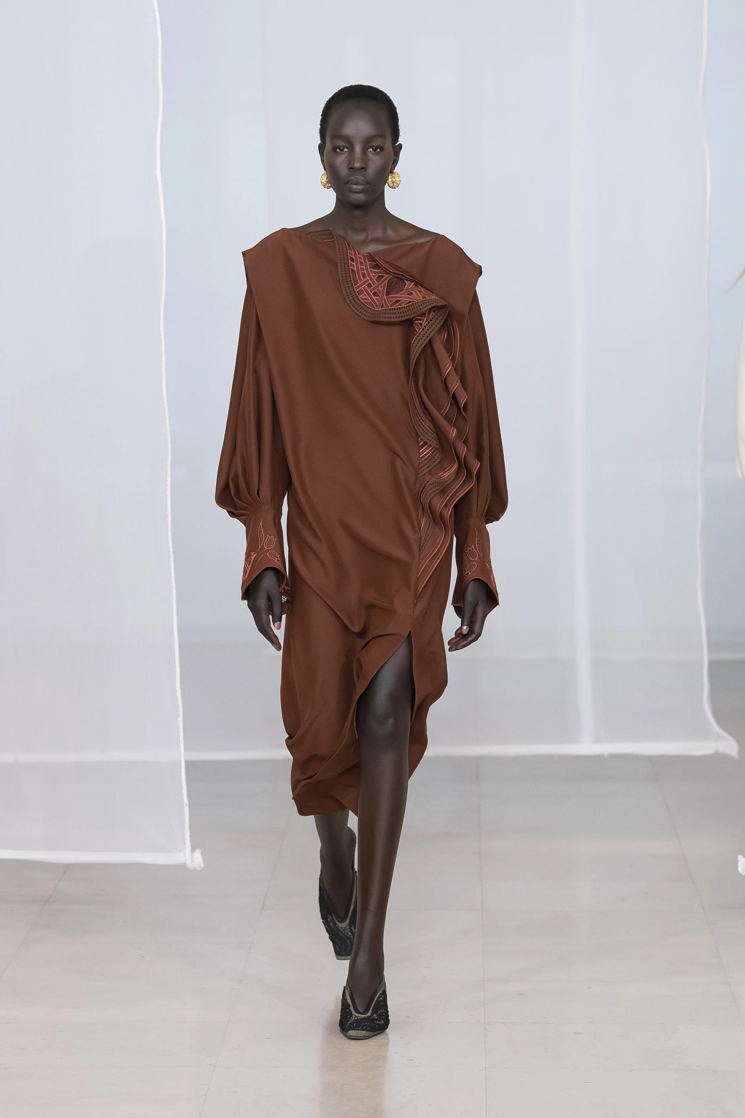 Mame Kurogouchi_12_mamekurogouchi_fw20-12.jpg