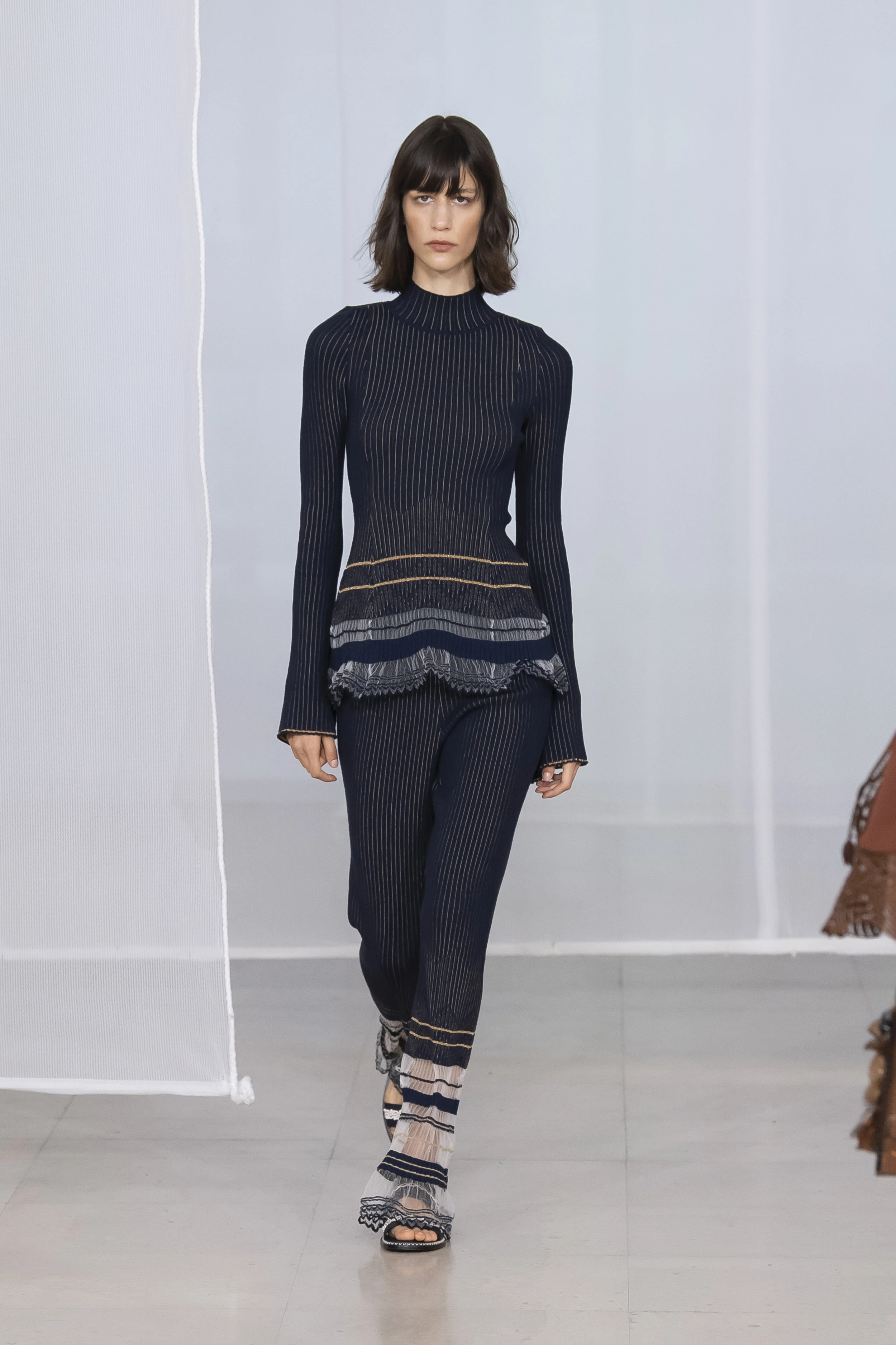 Mame Kurogouchi_20_mamekurogouchi_fw20-20.jpg