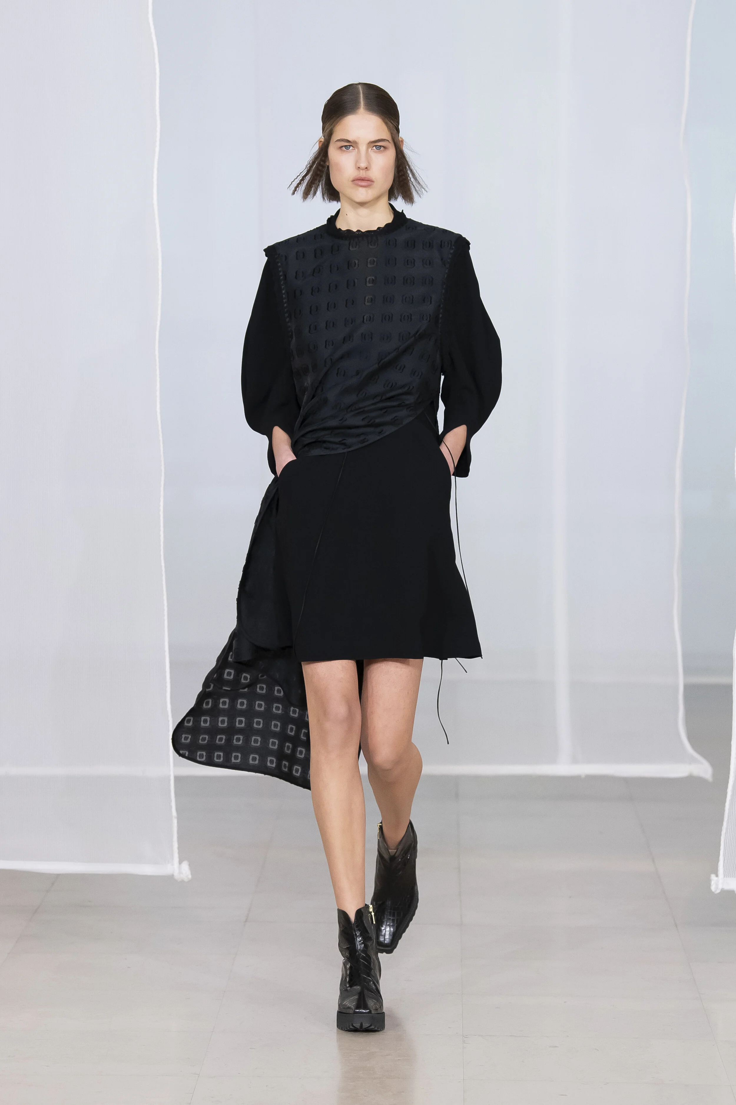 Mame Kurogouchi_4_mamekurogouchi_fw20-4.jpg
