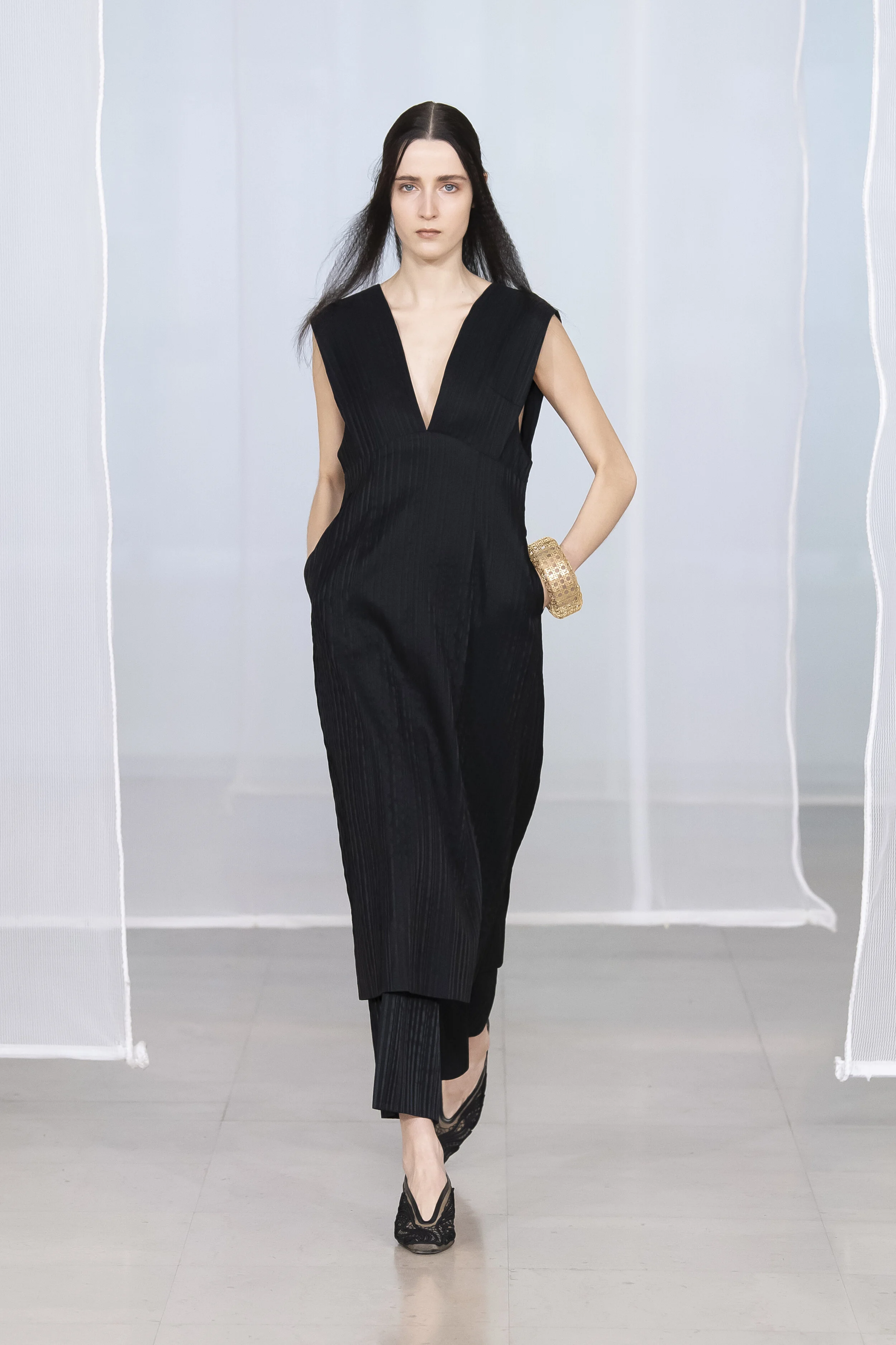 Mame Kurogouchi_5_mamekurogouchi_fw20-5.jpg
