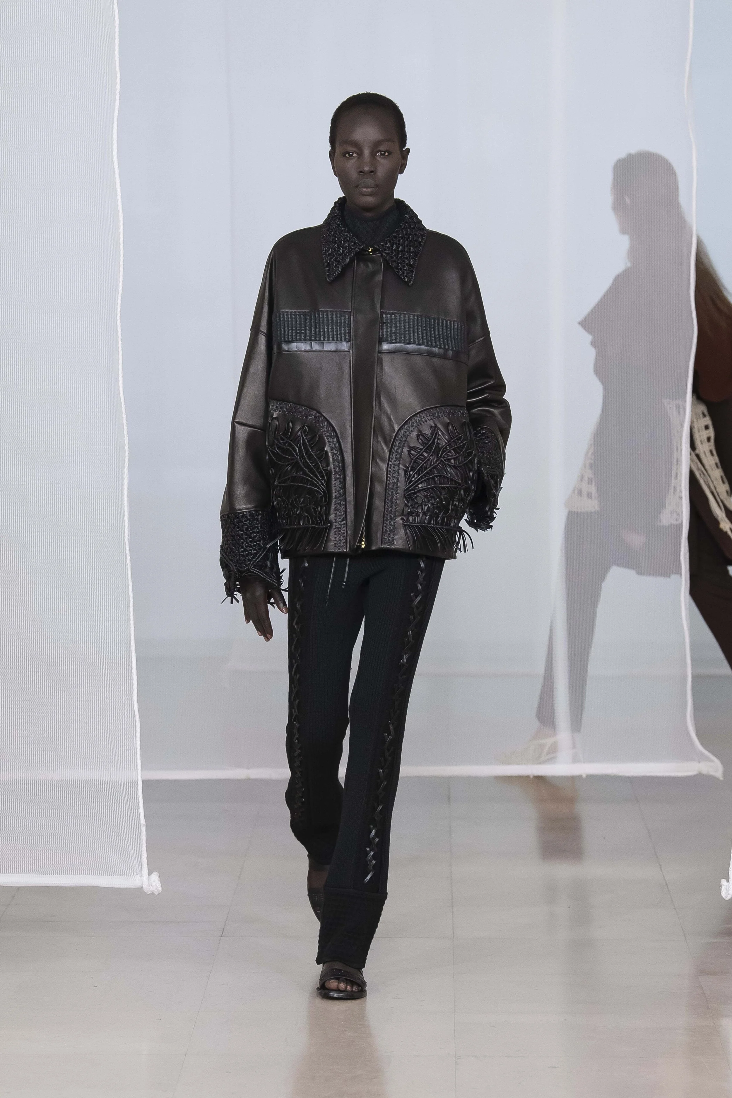 Mame Kurogouchi_30_mamekurogouchi_fw20-30-min.jpg