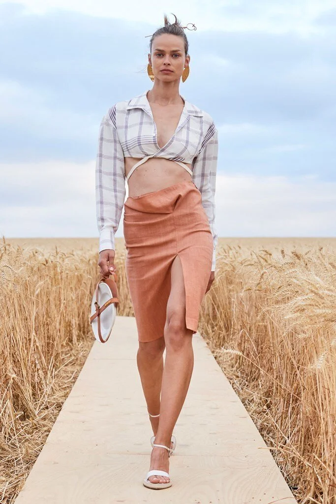 Jacquemus_30_jacquemus_20m_20fp_20rs21_200031.jpg