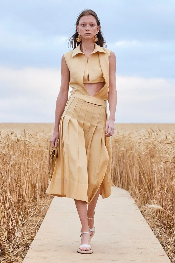 Jacquemus_35_jacquemus_20m_20fp_20rs21_200036.jpg