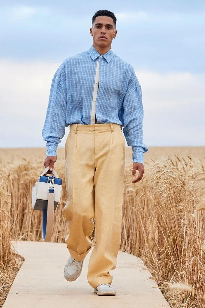 Jacquemus_36_jacquemus_20m_20fp_20rs21_200037.jpg