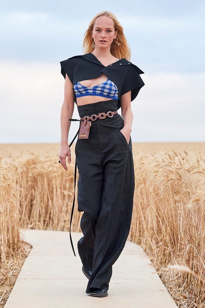 Jacquemus_37_jacquemus_20m_20fp_20rs21_200038.jpg