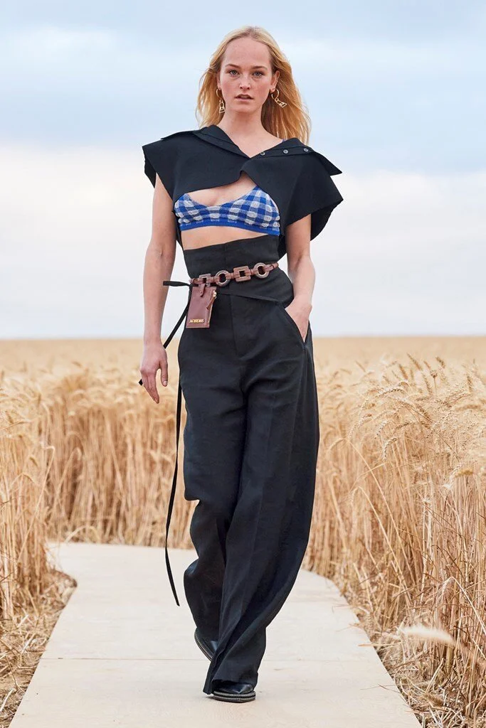 Jacquemus_37_jacquemus_20m_20fp_20rs21_200038.jpg