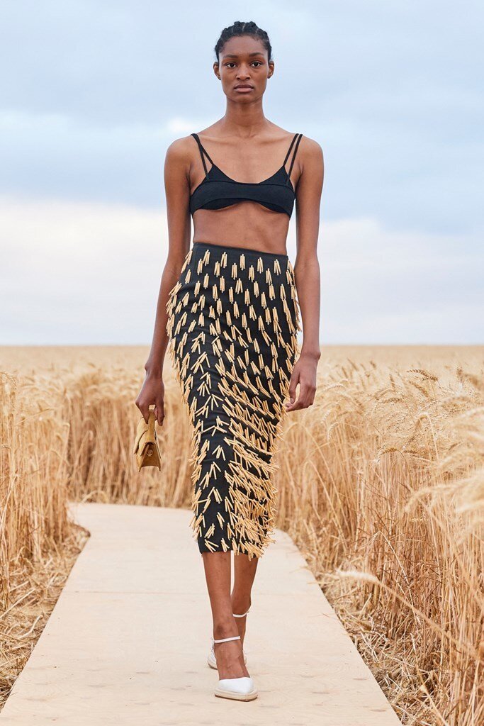 Jacquemus_41_jacquemus_20m_20fp_20rs21_200042.jpg