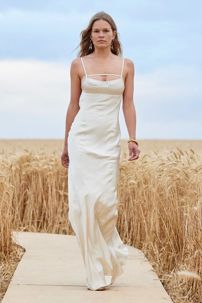 Jacquemus_54_jacquemus_20m_20fp_20rs21_200055.jpg