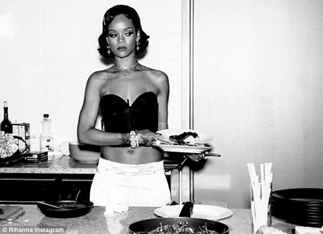  Rihanna To Release Cookbook: Caribbean Recipes Included