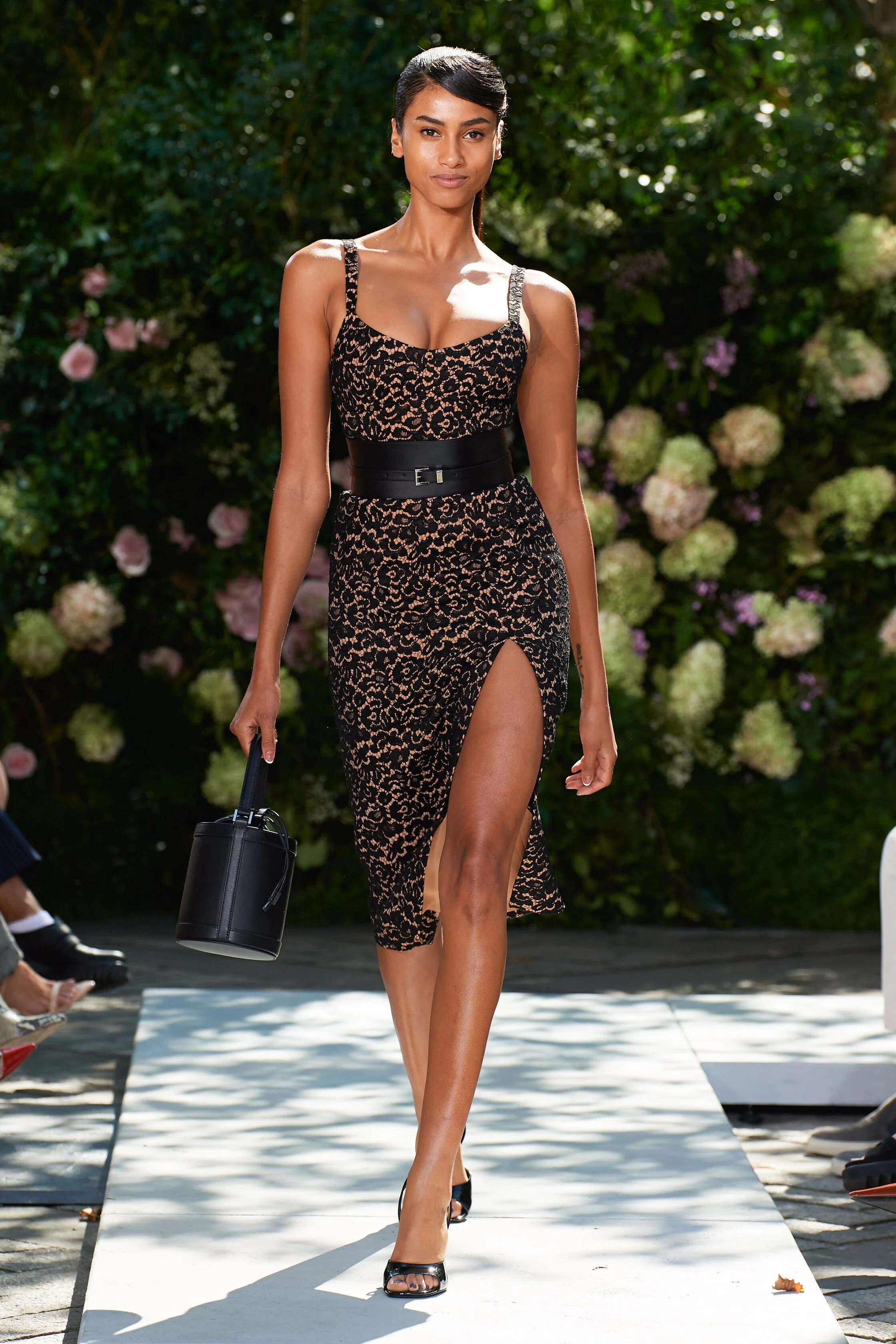 00050-Michael-Kors-Spring-22-RTW-New-York-credit-gorunway.jpeg