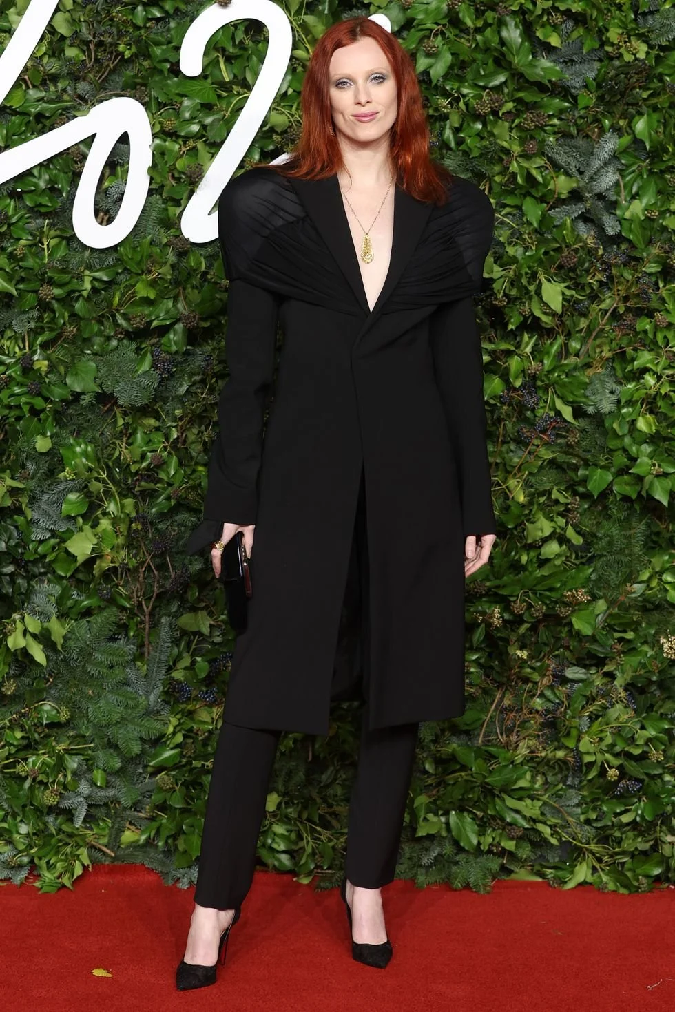 karen-elson-attends-the-fashion-awards-2021-at-the-royal-news-photo-1638213479.jpeg