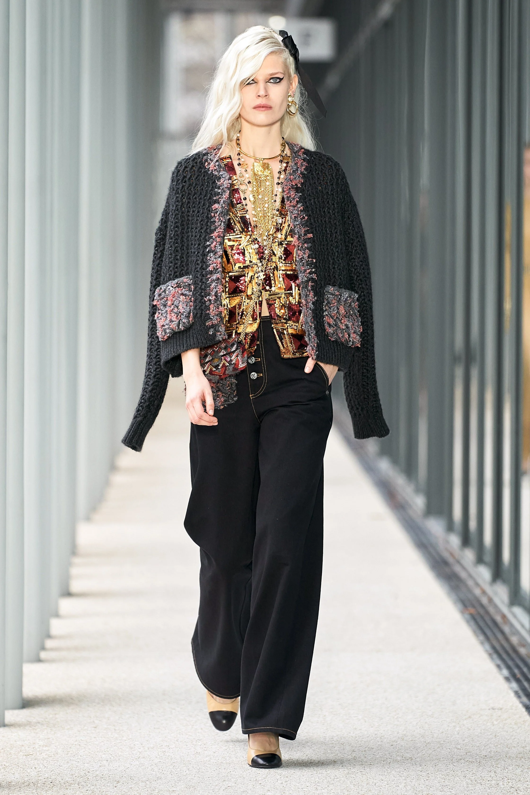 00026-Chanel-Pre-Fall-22-Paris-credit-gorunway.jpeg