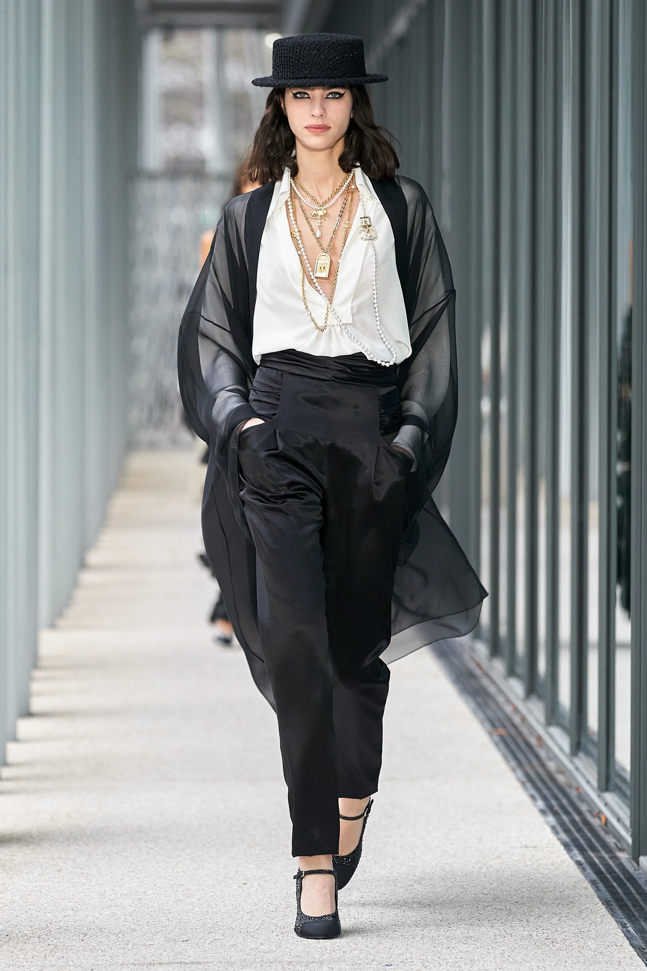 00056-Chanel-Pre-Fall-22-Paris-credit-gorunway.jpeg