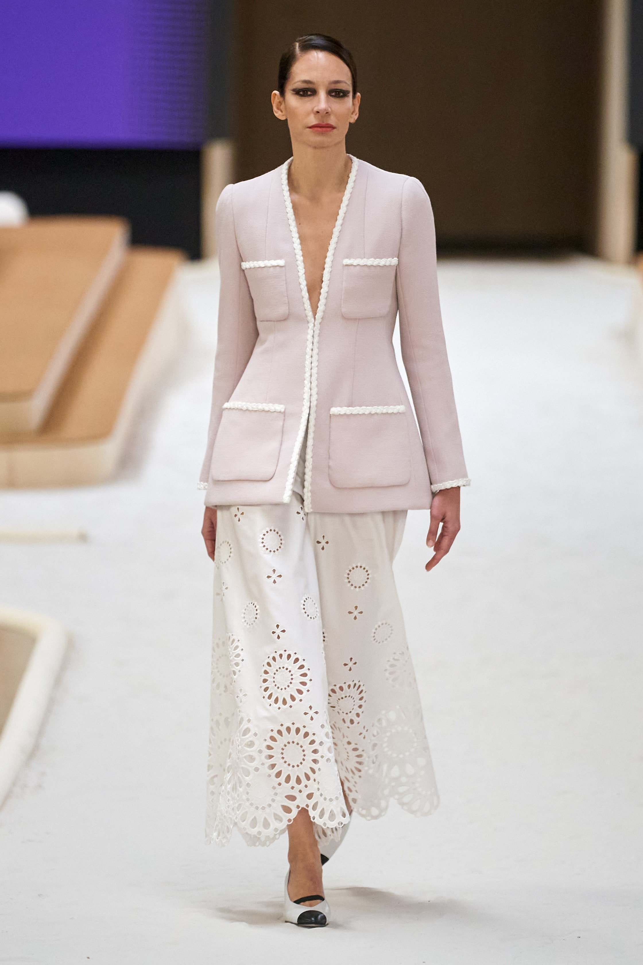 00005-Chanel-Couture-Spring-22-credit-gorunway.jpeg
