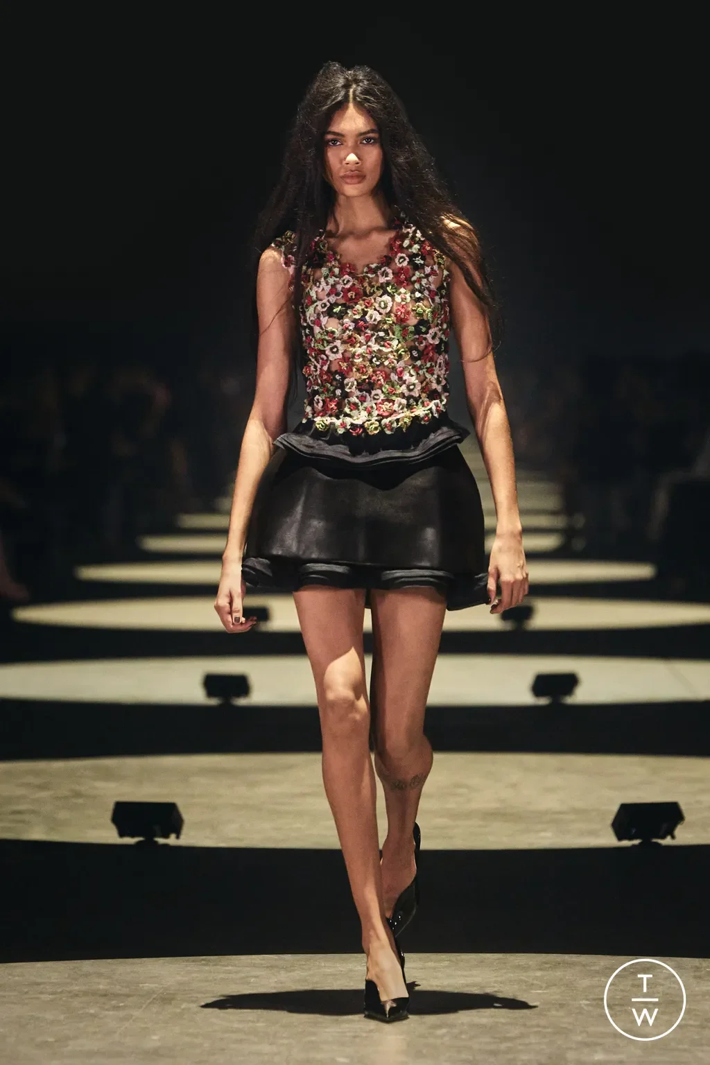 khaites27runwayhannatveitelook252x3-142de212.webp