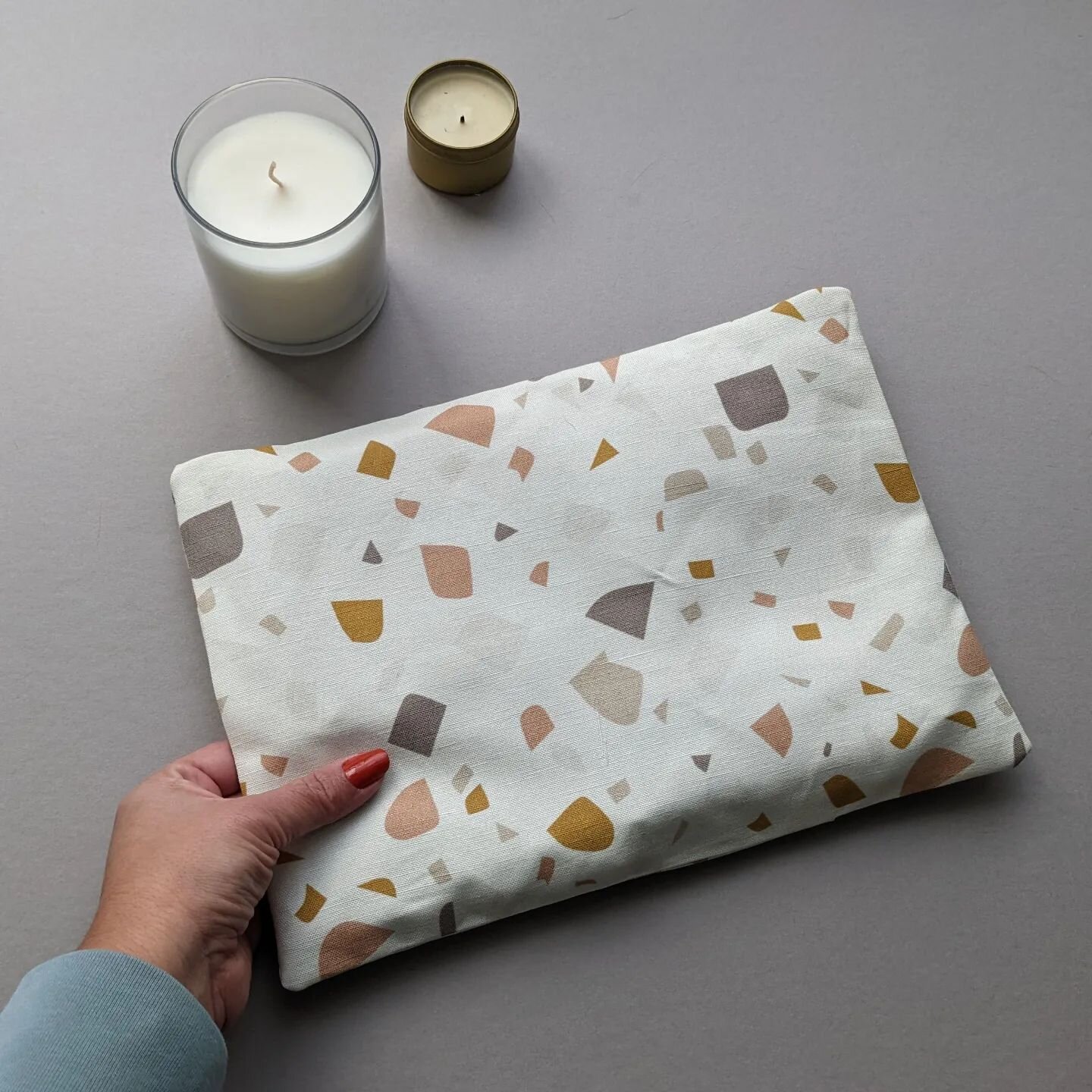 Buckwheat hot/cold packs will soon be available at the Made for me Marketplace in Toronto! Check them out in person starting March 15📍1586 Dundas St. W.

#smallbusiness #buckwheat #heatpack #handmade #toronto #shopsmall #selfcare #sickday #terrazzo