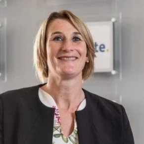 Jan Godsell  Professor of Operations and Supply Chain Strategy, WMG, University of Warwick  “Energetic, enthusiastic and engaging presentation that made the audience think and challenge their perception of what it means to be part of a gl