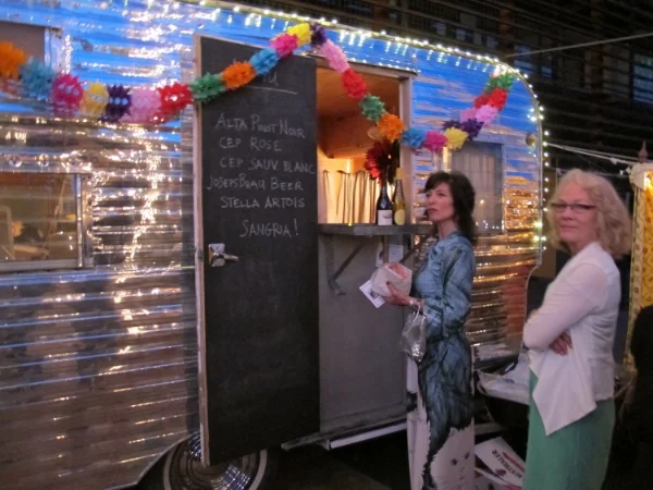  Drink service 