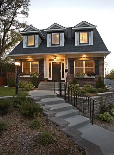 FRONT-STEPS.JPG