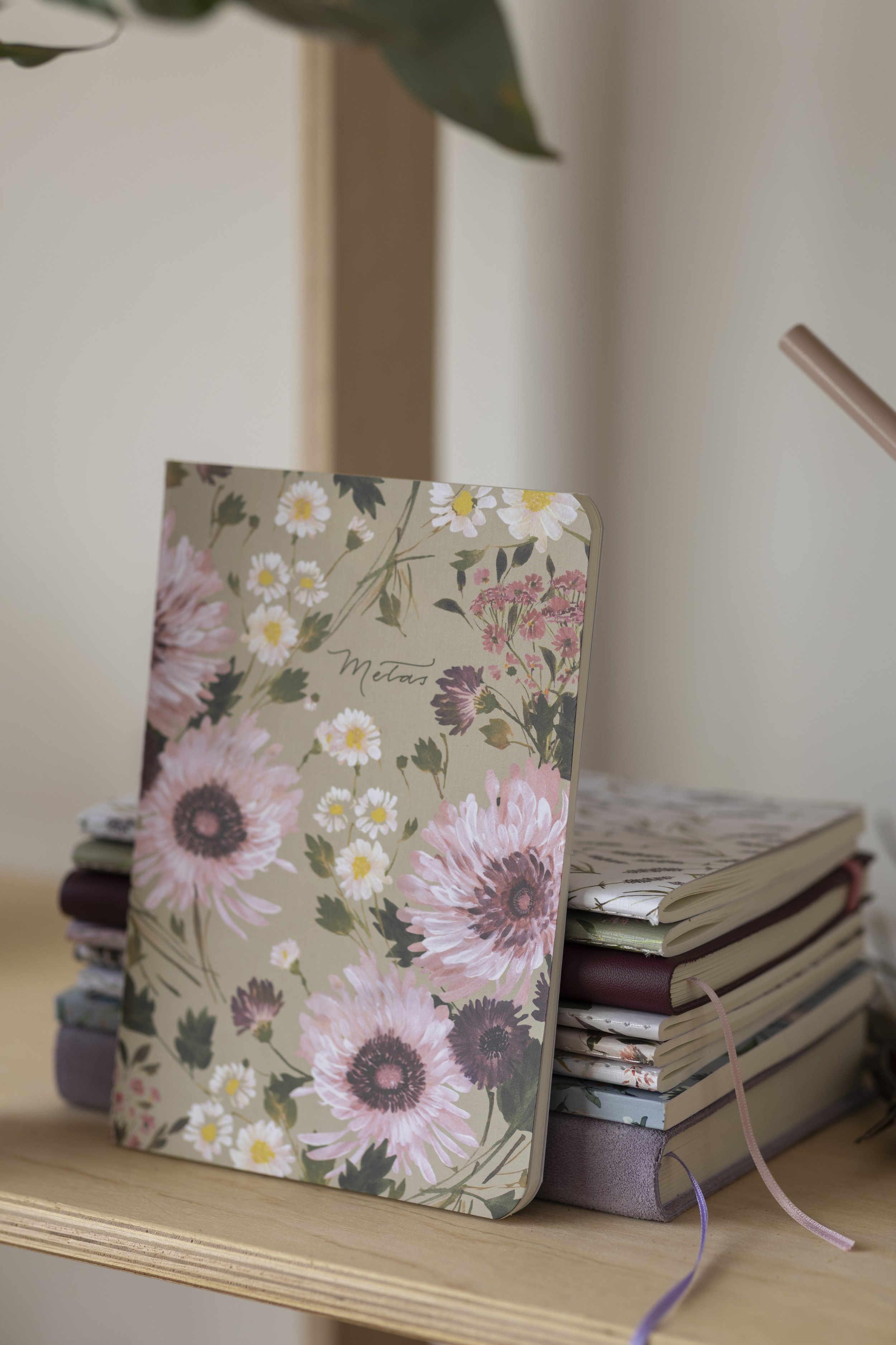 PARENTHESIS - Diseño de Booklets