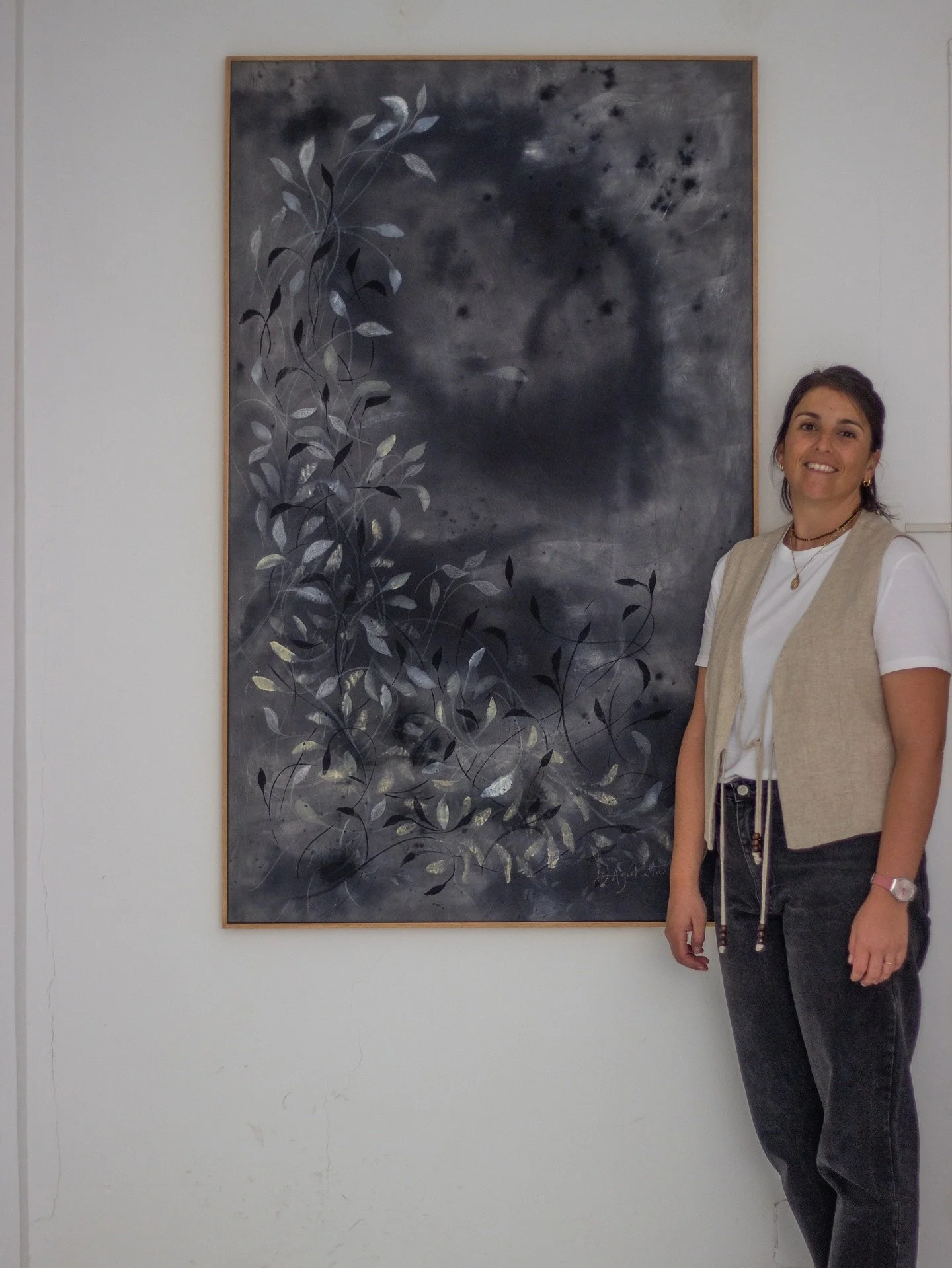 En mis obras evoco la belleza, como un acto de honestidad puro que contemplo en la naturaleza que me rodea y en la naturaleza del ser humano. Los sentimientos y las acciones me inspiran y tengo mi confianza puesta en Dios 

ELEVAR ✨

88 x 145 cm - En