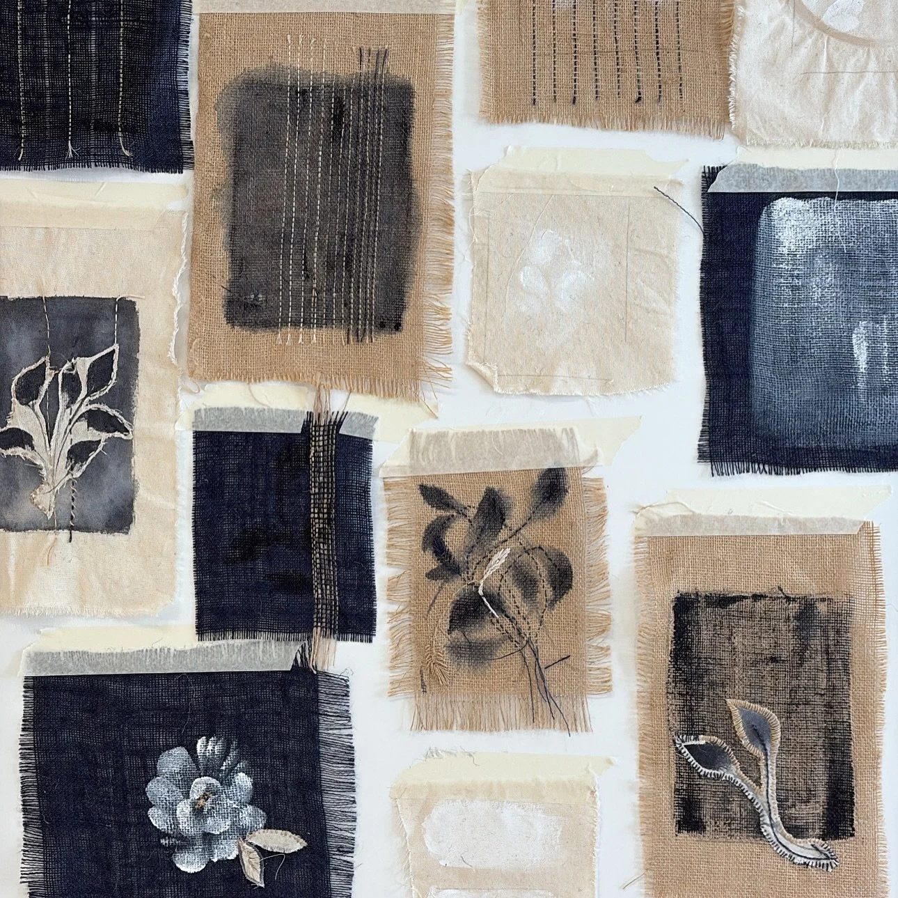 Hace meses vengo experimentando con arpilleras y lienzos. 
Pintados, deshilachados y vueltos a bordar. Esto es lo que viene pasando 🫶🏼

#poramoralproceso #arte