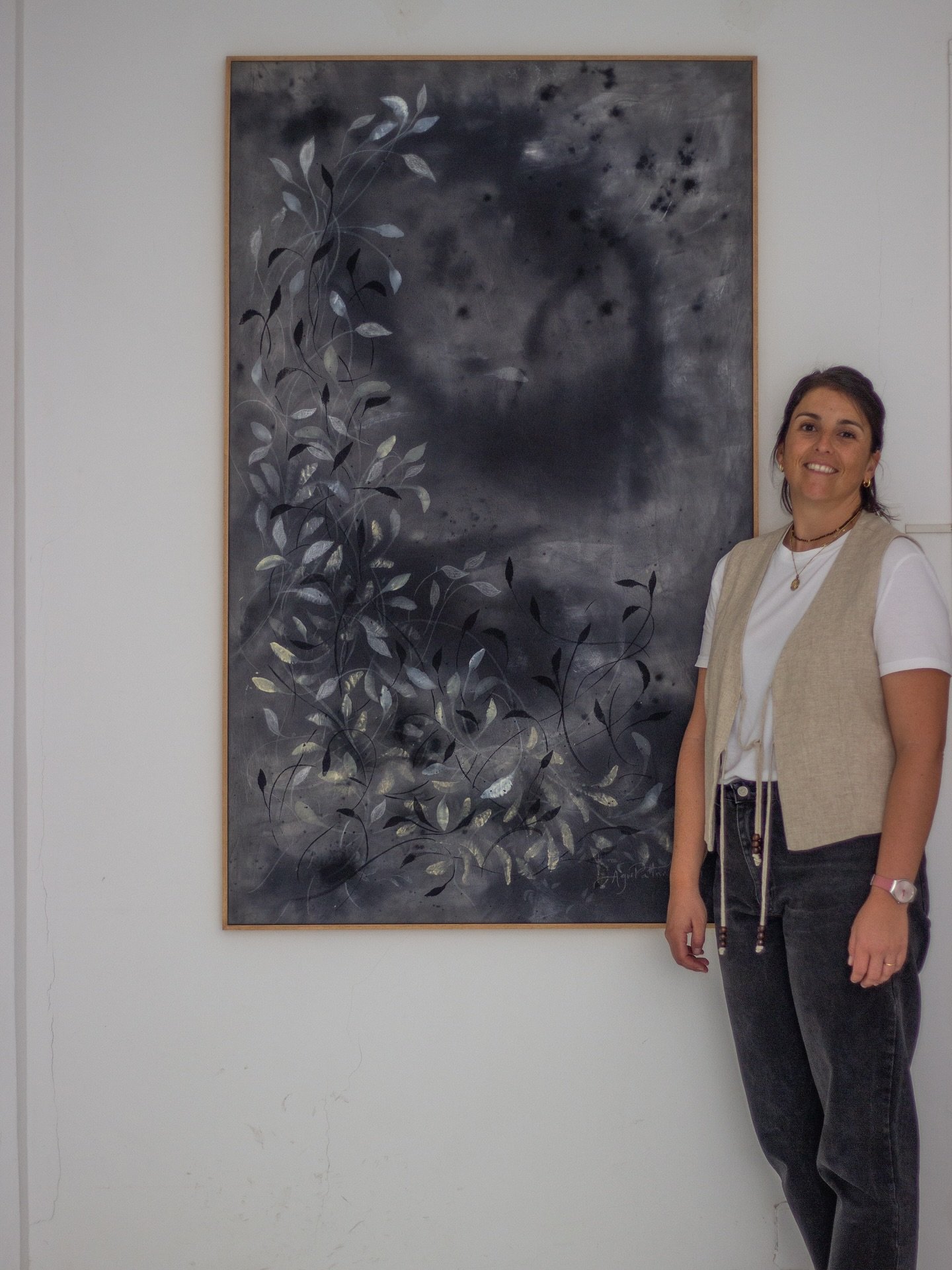 En mis obras evoco la belleza, como un acto de honestidad puro que contemplo en la naturaleza que me rodea y en la naturaleza del ser humano. Los sentimientos y las acciones me inspiran y tengo mi confianza puesta en Dios 

ELEVAR ✨

88 x 145 cm - En