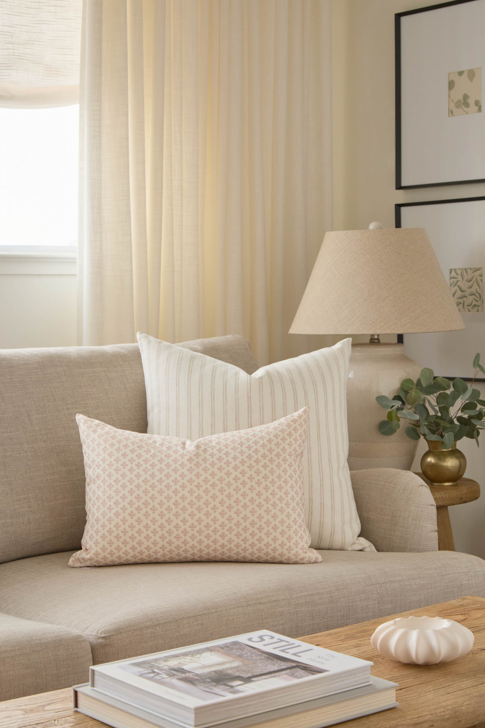lyra_blush_14x20_pillow_tonic_living_030.webp
