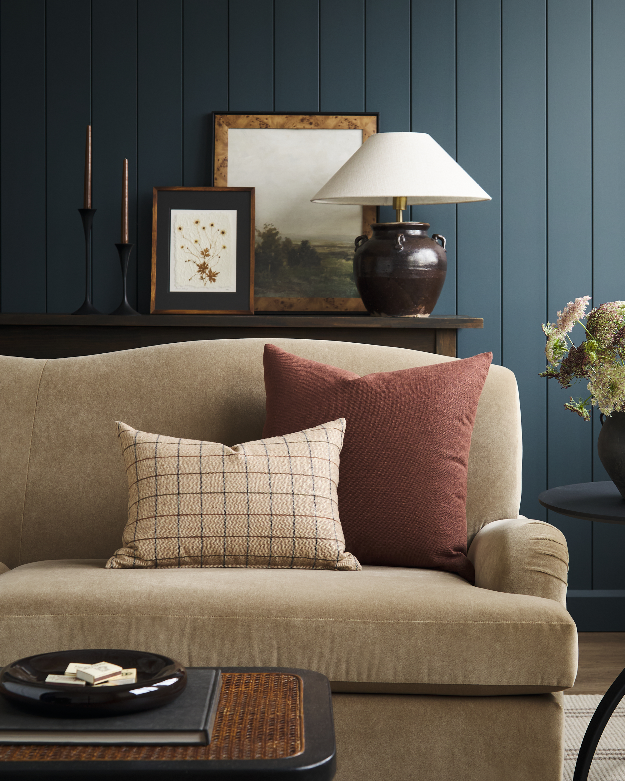 hampton_burgundy-walker_camel_tonic_living_068.webp