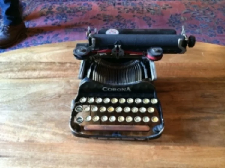 IMG_6612_TypewriterCorona.jpg