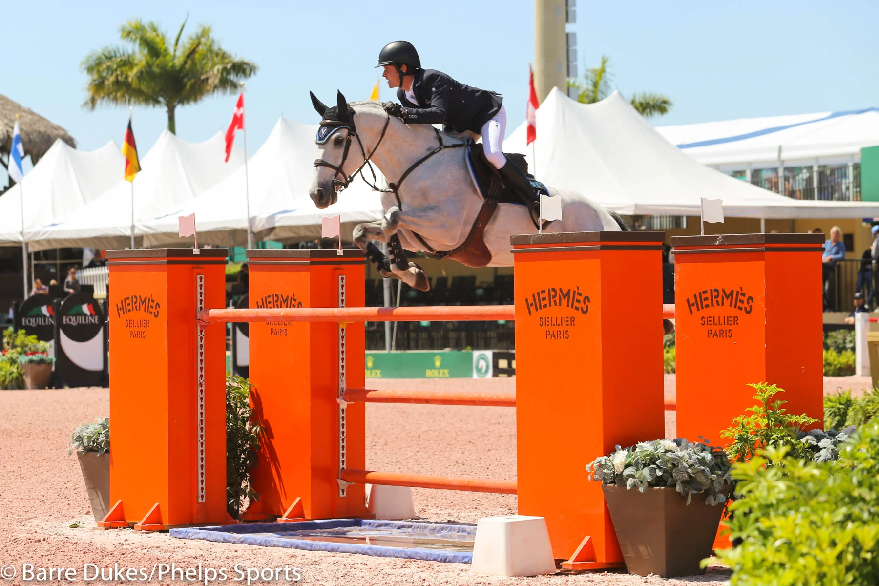 Darragh Kenny and Gasper van den Doorn win the WEF Challenge Cup Round 10.